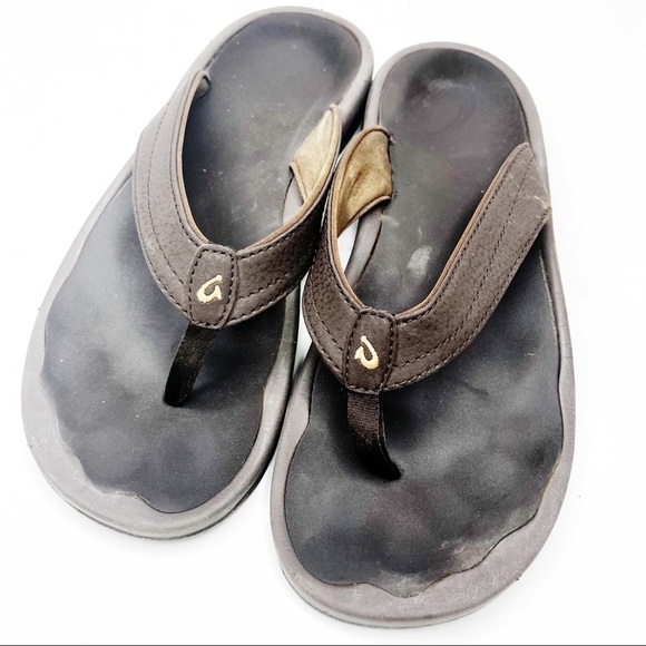 Olukai | Brown Ohana Leather Flip Flops - Picture 2 of 6